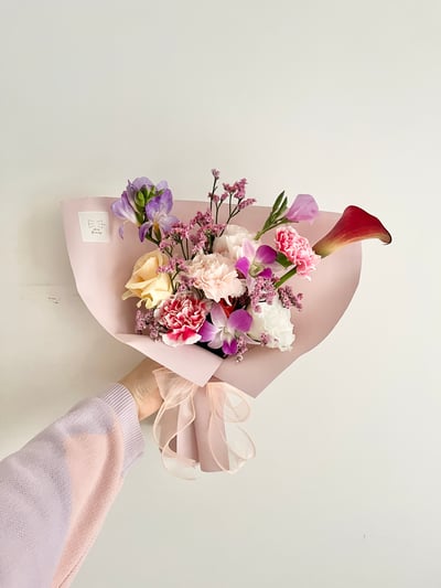 暖馨予你進口康乃馨花束 Customized Bouquet2
