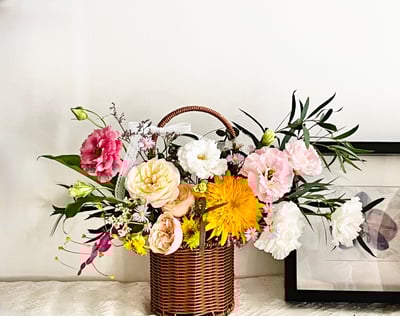 迎春中筒提籃花 Centerpiece1
