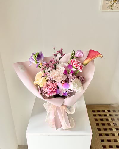 暖馨予你進口康乃馨花束 Customized Bouquet3