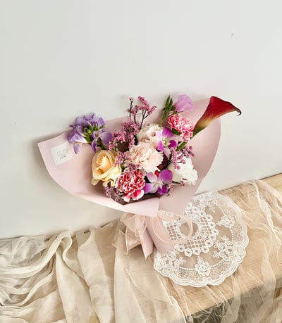 暖馨予你進口康乃馨花束 Customized Bouquet1