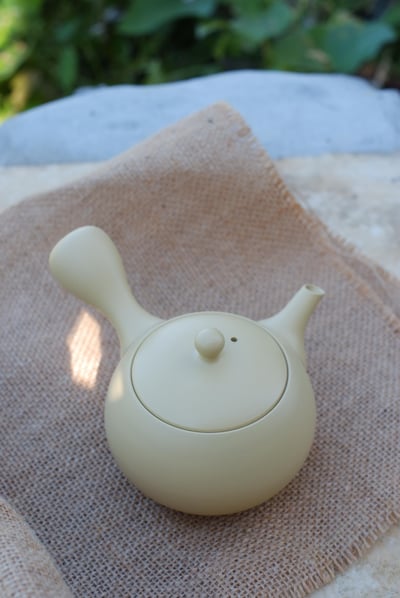 象牙黃丸【高資陶苑】1