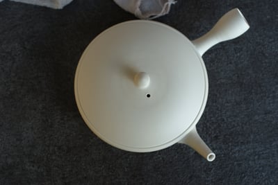 白泥極淺平急須【前川淳藏】6