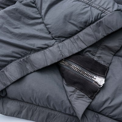 Stone Island Seamless Tunnel 羽絨背心 水泥灰4