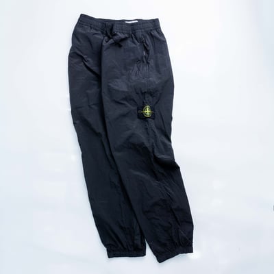 Stone Island 標準版型金屬尼龍長褲 黑3