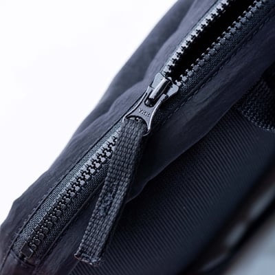 Stone Island 金屬尼龍小包 黑6