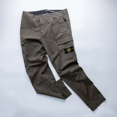 Stone Island 標準版型錐形工裝褲 軍綠3