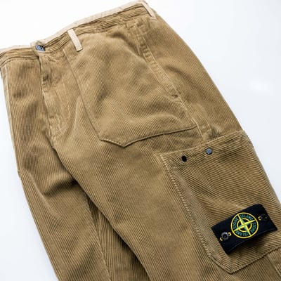 Stone Island 燈芯絨800標準版型長褲 餅乾色9