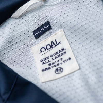 Nanamica 連帽外套 深藍8