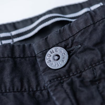 Stone Island 工裝口袋短褲 水洗黑5