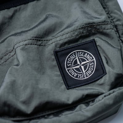 Stone Island 金屬尼龍小包 菸草綠6