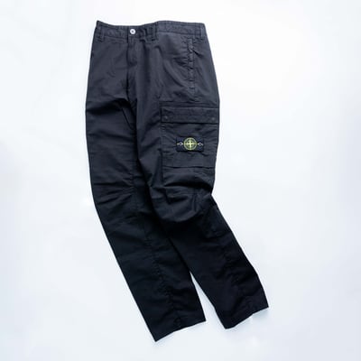 Stone Island 標準版型錐形工裝長褲 黑3