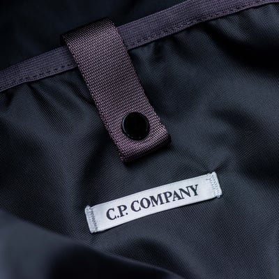C.P. Company 金屬尼龍風鏡片後背包 銅黑色4