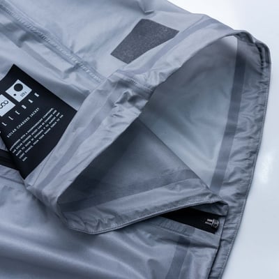 Vollebak 光充能夜光尼龍外套 OG灰6