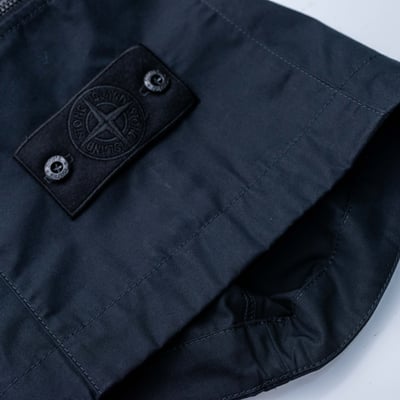 Stone Island Ghost 拉鍊口袋工作短褲 黑8