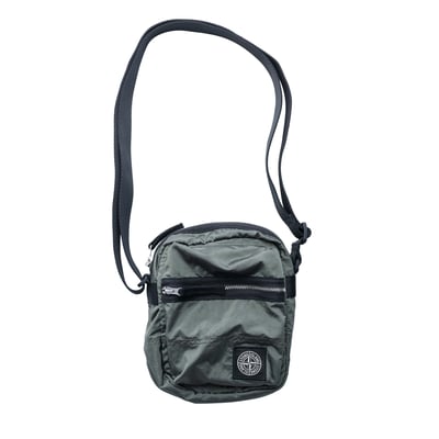 Stone Island 金屬尼龍小包 菸草綠1