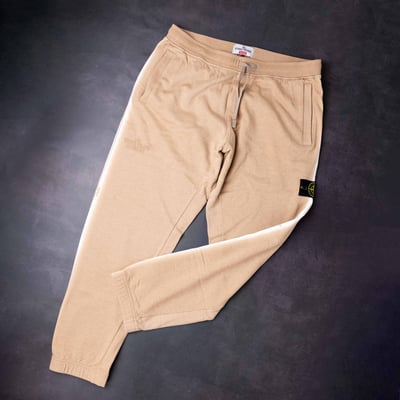 [ Stone Island ] Stone Island x Supreme 602S2 STAMPA RISERVA Sweatpants 聯名棉褲 奶茶色3