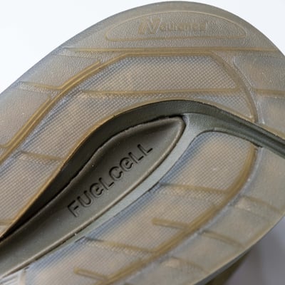 Stone Island x New Balance 991v2 英製運動鞋 軍綠12