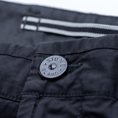 Stone Island 標準版型錐形工裝長褲 黑11