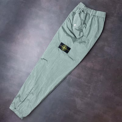 31619 NYLON METAL IN ECONYL® REGENERATED NYLON 尼龍金屬長褲 鼠尾草綠5