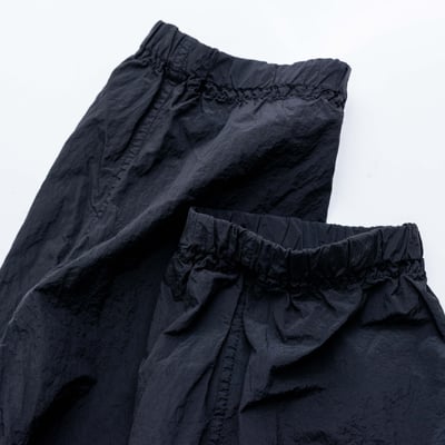 Stone Island 標準版型金屬尼龍長褲 黑9