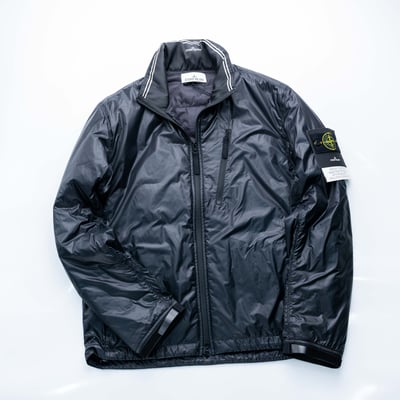 Stone Island PERTEX® QUANTUM MADE FROM NETPLUS® WITH PRIMALOFT 無帽羽絨外套 黑色3