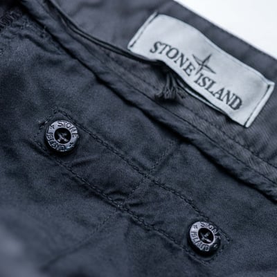 Stone Island 標準版型錐形工裝長褲 黑8