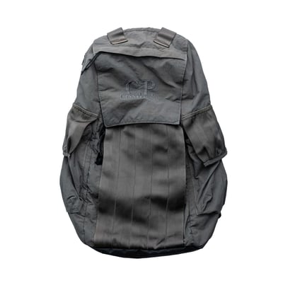 C.P. Company 後背包 灰綠1