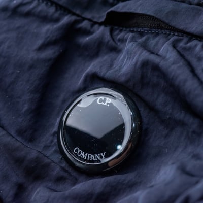 C.P. Company 金屬尼龍胸包 日蝕藍4