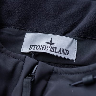 Stone Island Soft shell 刷絨連帽軟殼外套 黑4