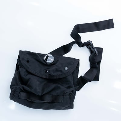 C.P. Company Nylon B 腰包 黑色3