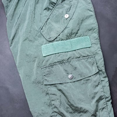 31619 NYLON METAL IN ECONYL® REGENERATED NYLON 尼龍金屬長褲 鼠尾草綠6