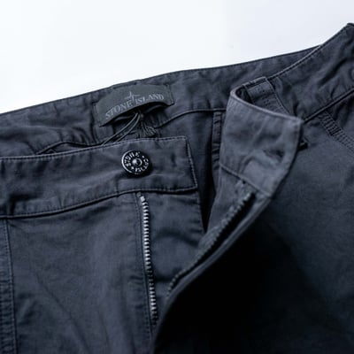 Stone island Ghost 標準版型幽靈長褲 黑4