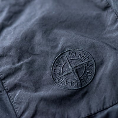 Stone Island Light Compact Touch 立領短版尼龍外套 黑4