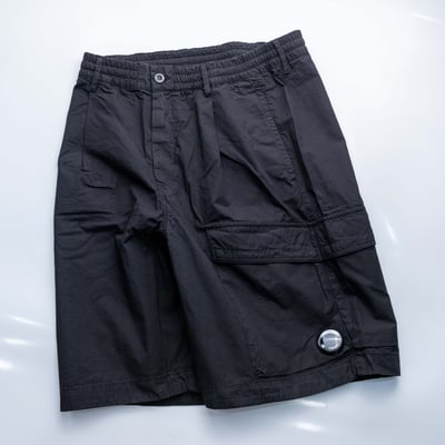 C.P. Company 風鏡工作短褲 黑3