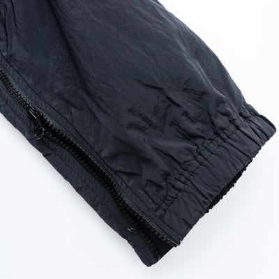 Stone Island 31119 NYLON METAL IN ECONYL® REGENERATED NYLON 金屬尼龍長褲 黑色4