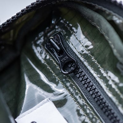 Stone Island 斜肩小包 象牙白5