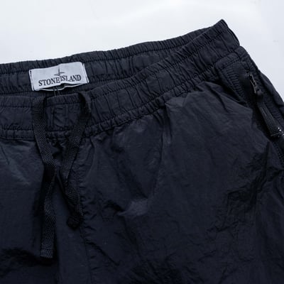 Stone Island 標準版型金屬尼龍長褲 黑8