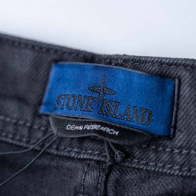 Stone Island 丹寧系列 標準直筒牛仔褲 黑4