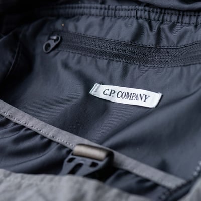 C.P. Company 後背包 灰綠7