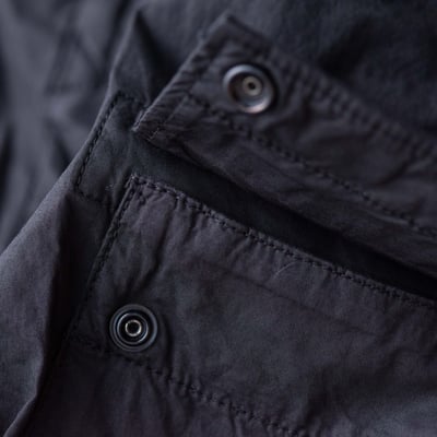 Stone Island 標準錐形彈性纖維口袋長褲 黑6