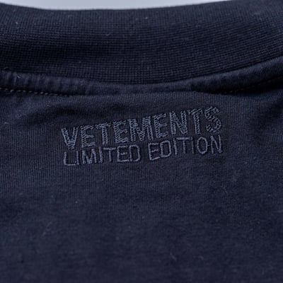 [ Vetements ] Translation Tee 黑色/彩虹4