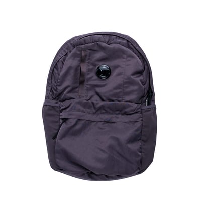 C.P. Company 金屬尼龍風鏡片後背包 銅黑色1