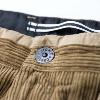 Stone Island 燈芯絨800標準版型長褲 餅乾色5