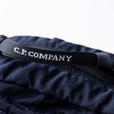 C.P. Company 金屬尼龍胸包 日蝕藍5