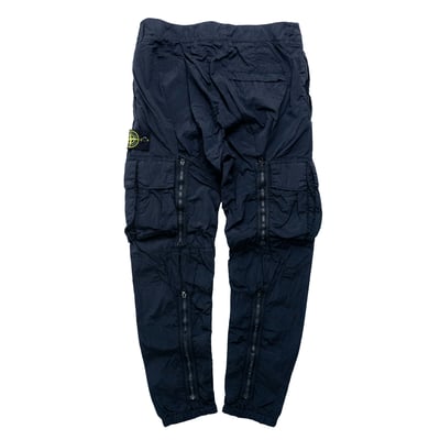 Stone Island 30919 金屬尼龍大口袋工裝褲 黑4