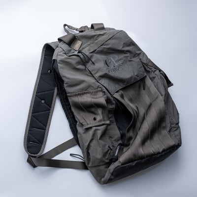 C.P. Company 後背包 灰綠3