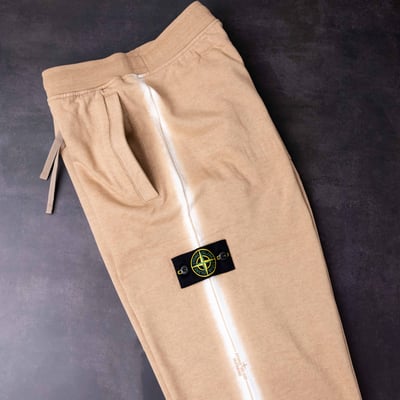 [ Stone Island ] Stone Island x Supreme 602S2 STAMPA RISERVA Sweatpants 聯名棉褲 奶茶色4