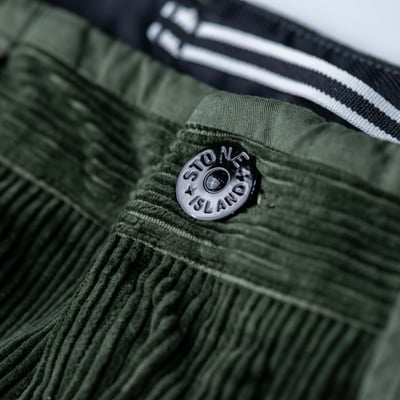 Stone Island 燈芯絨800標準版型長褲 麝香綠7