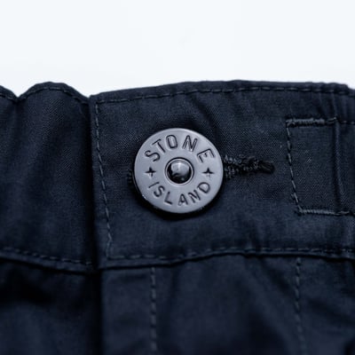 Stone Island Ghost 拉鍊口袋工作短褲 黑5