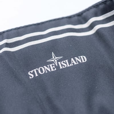 Stone Island PERTEX® QUANTUM MADE FROM NETPLUS® WITH PRIMALOFT 無帽羽絨外套 黑色9